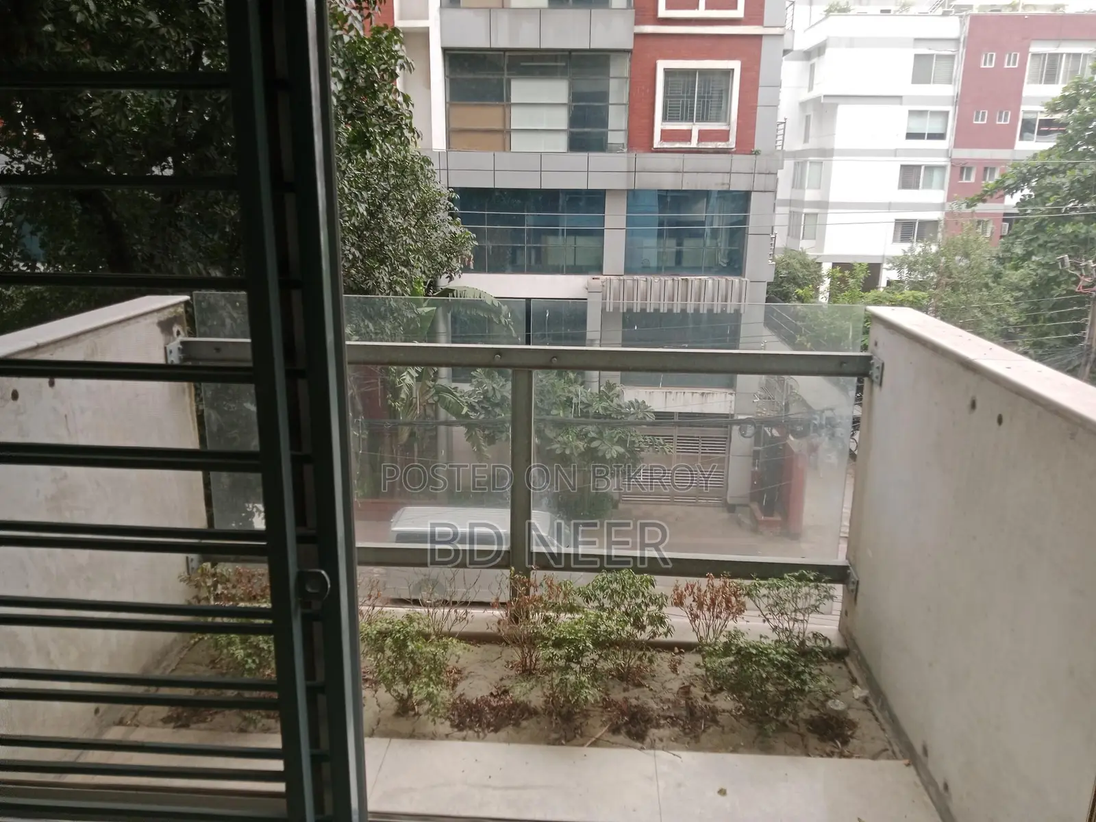 Looking so nice 2200 sft 3 Bed room apt rent in Gulshan