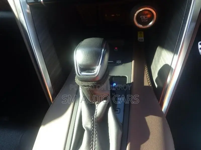 Toyota Harrier Non Hybrid Z Pearl 2021