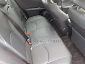 Toyota Prius S Touring 2018