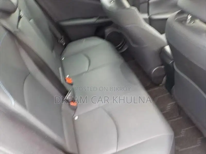 Toyota Prius S Touring 2018