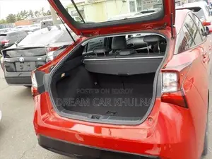 Toyota Prius S Touring 2018