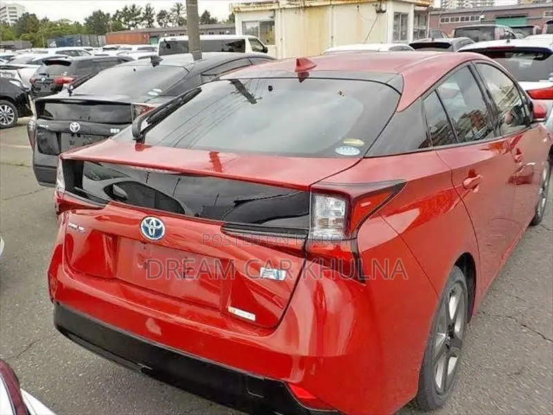 Toyota Prius S Touring 2018