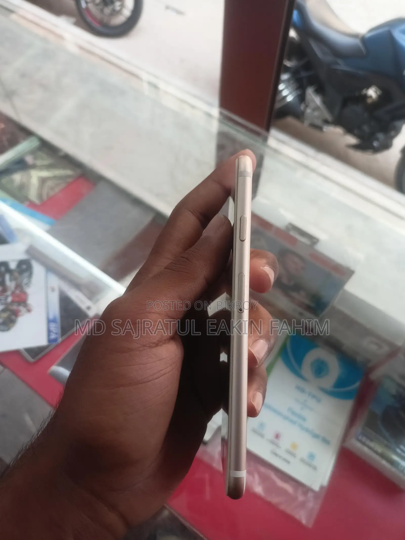 Apple iPhone 6 . (Used)