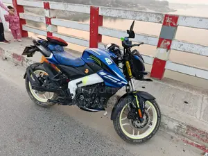 Bajaj Pulsar NS 160 . 2022