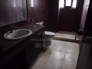 গুলশানে আবাসিক বিল্ডিংয়ে ২৪৫০ বর্গফুটের অফিস স্পেস ভাড়া