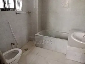 গুলশানে আবাসিক বিল্ডিংয়ে ২৪৫০ বর্গফুটের অফিস স্পেস ভাড়া