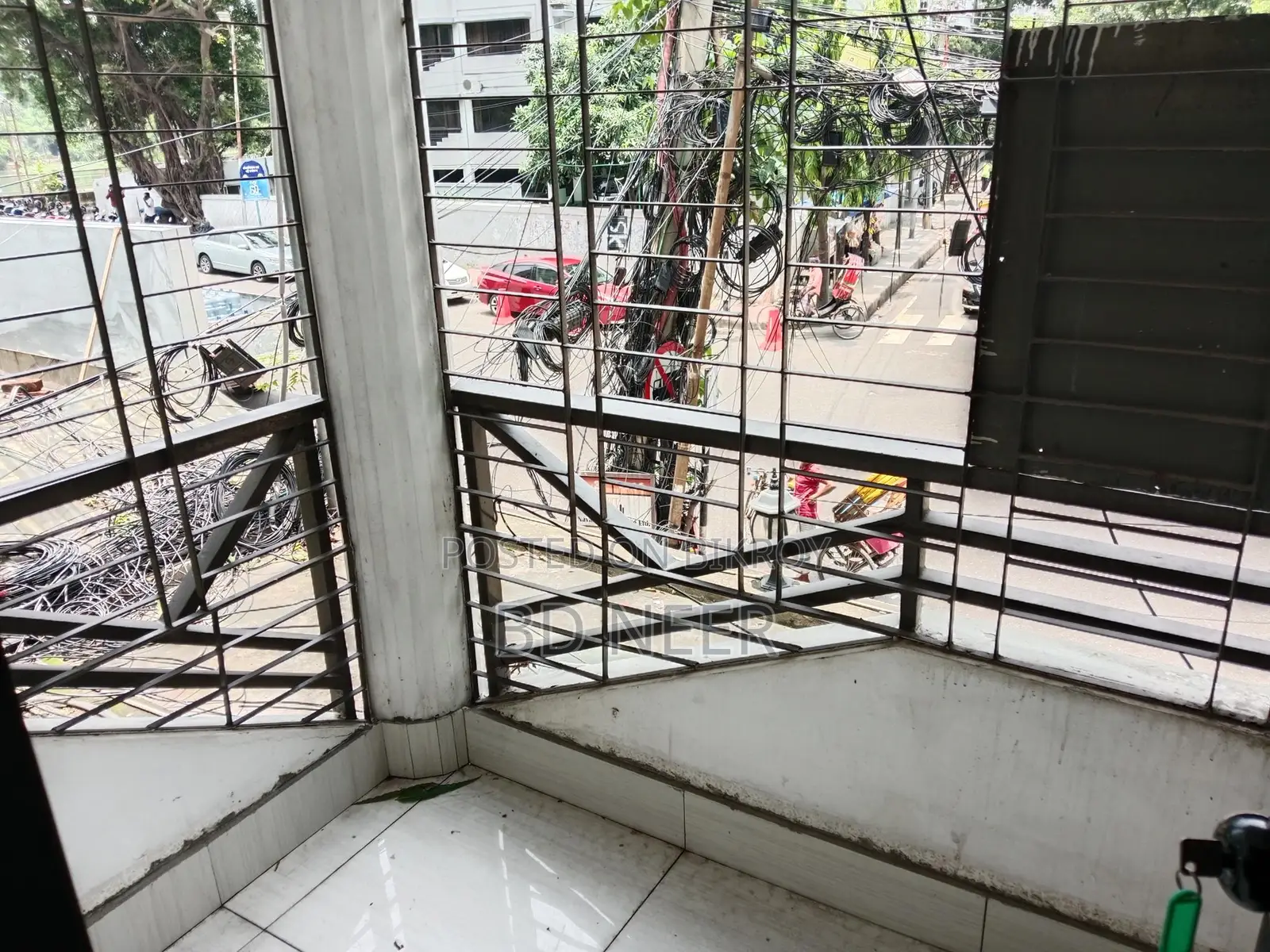 গুলশানে আবাসিক বিল্ডিংয়ে ২৪৫০ বর্গফুটের অফিস স্পেস ভাড়া