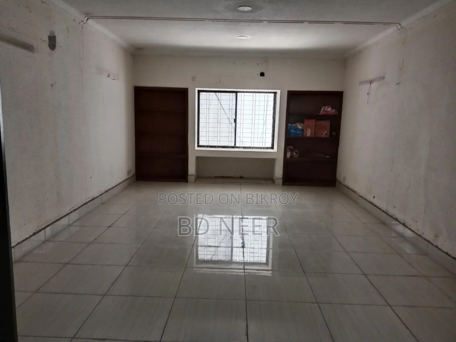 গুলশানে আবাসিক বিল্ডিংয়ে ২৪৫০ বর্গফুটের অফিস স্পেস ভাড়া
