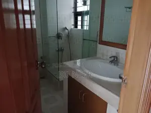 Gym& pool 4500 sft 4 Bed room apt rent in Gulshan