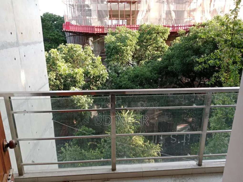 Gym& pool 4500 sft 4 Bed room apt rent in Gulshan