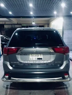 Mitsubishi Outlander Sunroof 7Seater 4Wd 2017