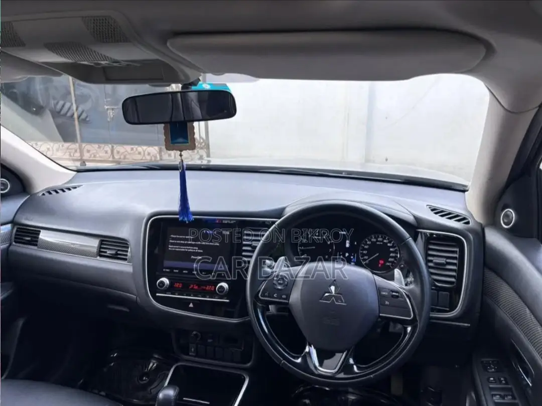 Mitsubishi Outlander Sunroof 7Seater 4Wd 2017