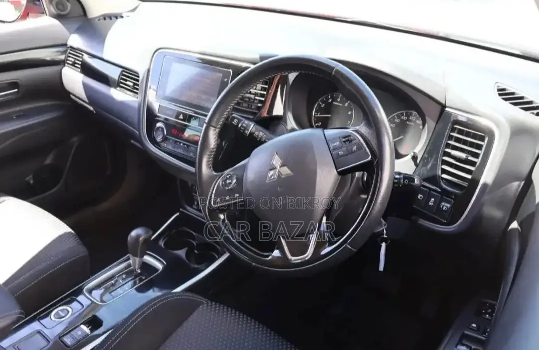 Mitsubishi Outlander Sunroof 7Seater 4Wd 2017