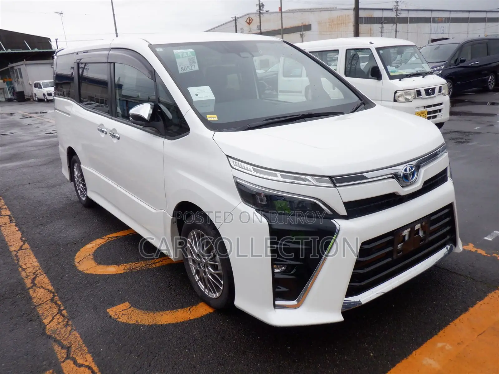 Toyota Voxy zs karamike 2020