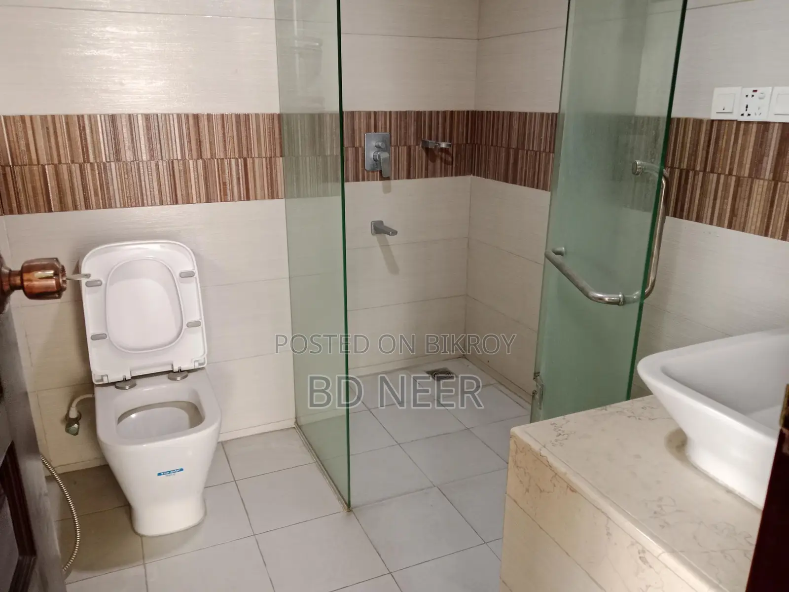 Nice 2700 sft 4 Bed room apt rent in banani North