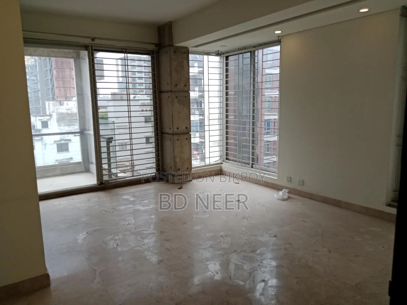 Nice 2700 sft 4 Bed room apt rent in banani North