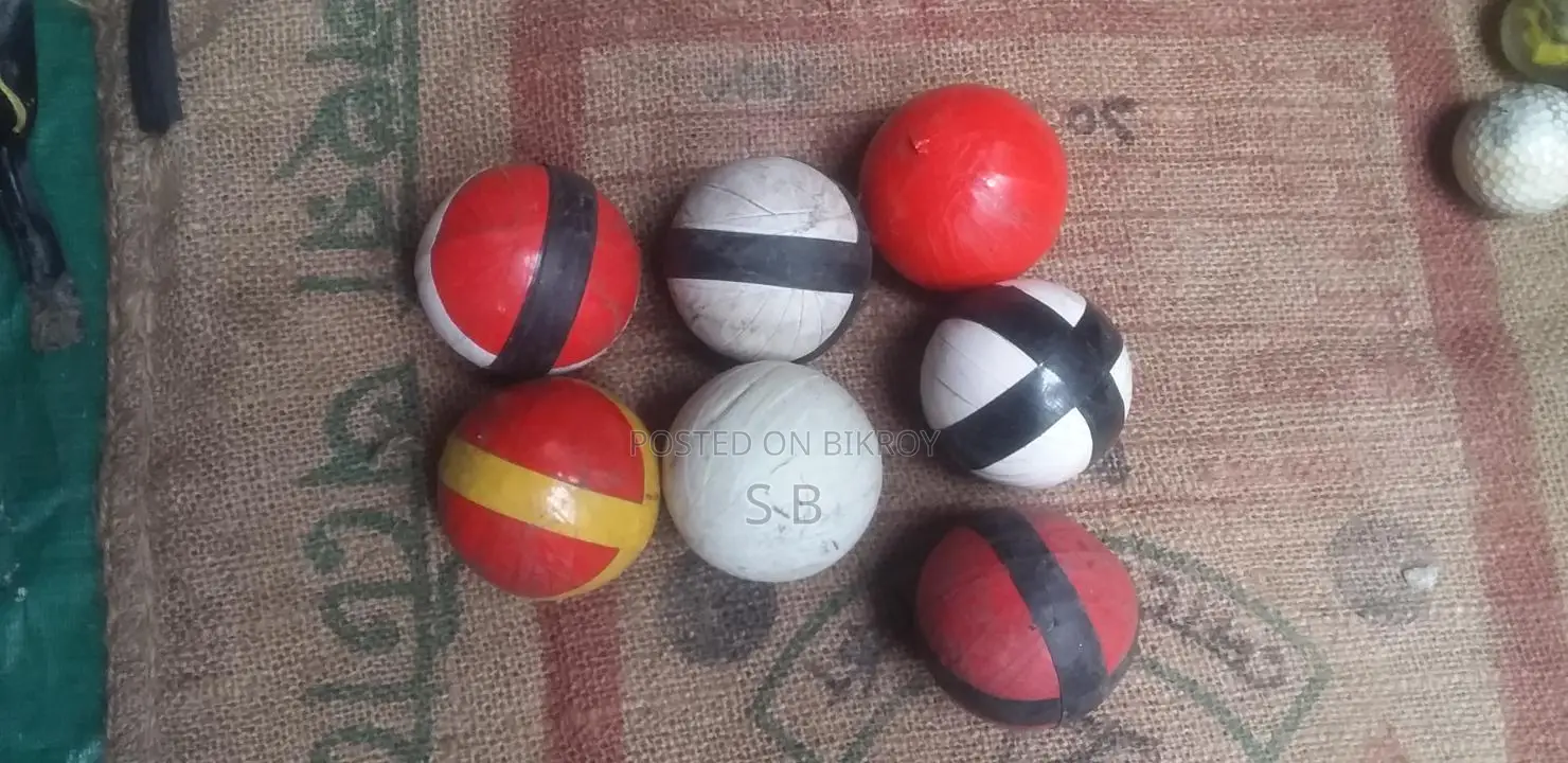 ক্রিকেট বল
