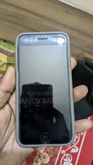 Apple iPhone 8 (Used)