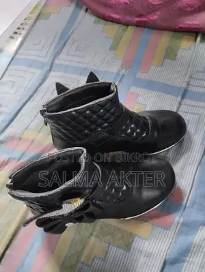 Kids' Shoes