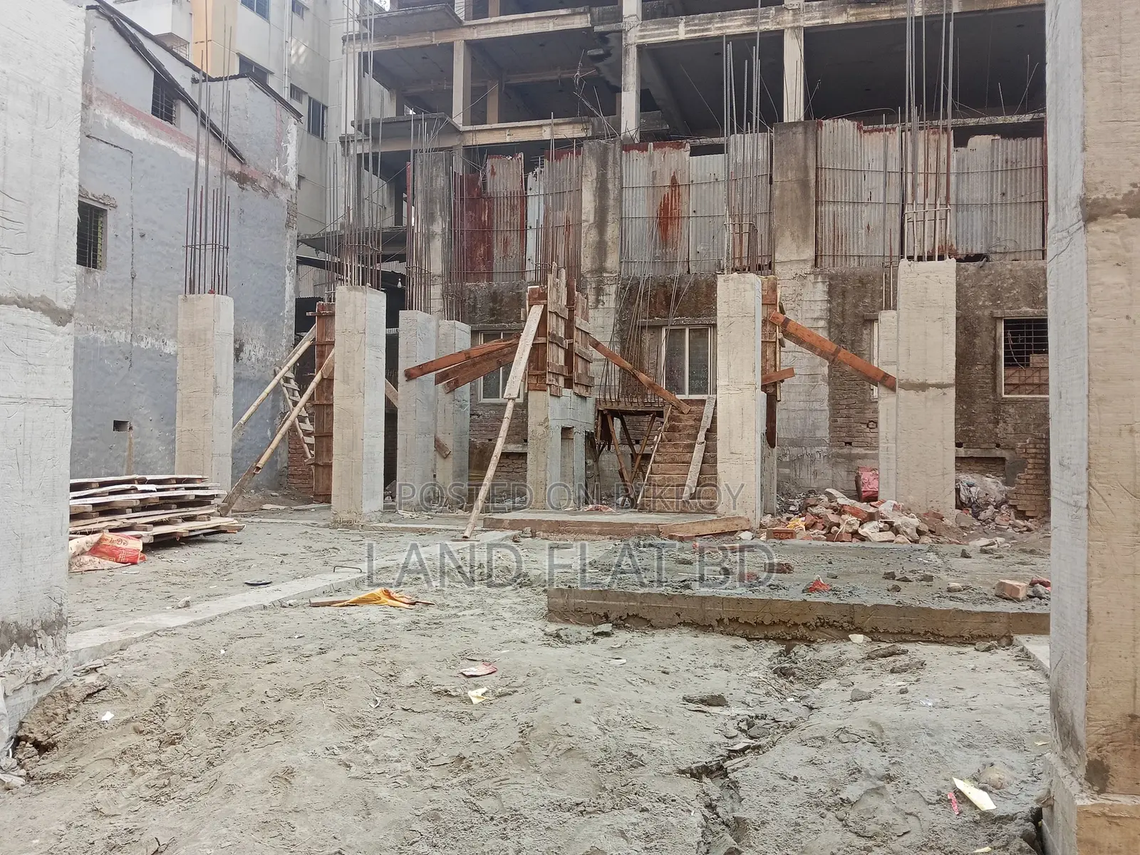 Nobodoy Housing @ New Flat For Sale 2100 Sft Road Side