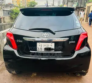 Toyota Vitz JEWELA PUSH BLACK 2012