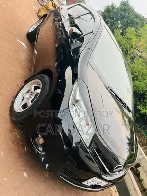 Toyota Vitz JEWELA PUSH BLACK 2012