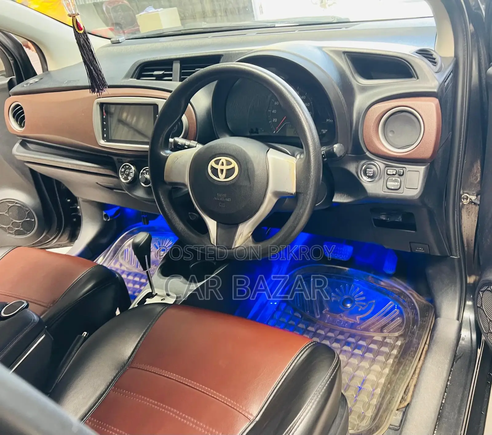 Toyota Vitz JEWELA PUSH BLACK 2012