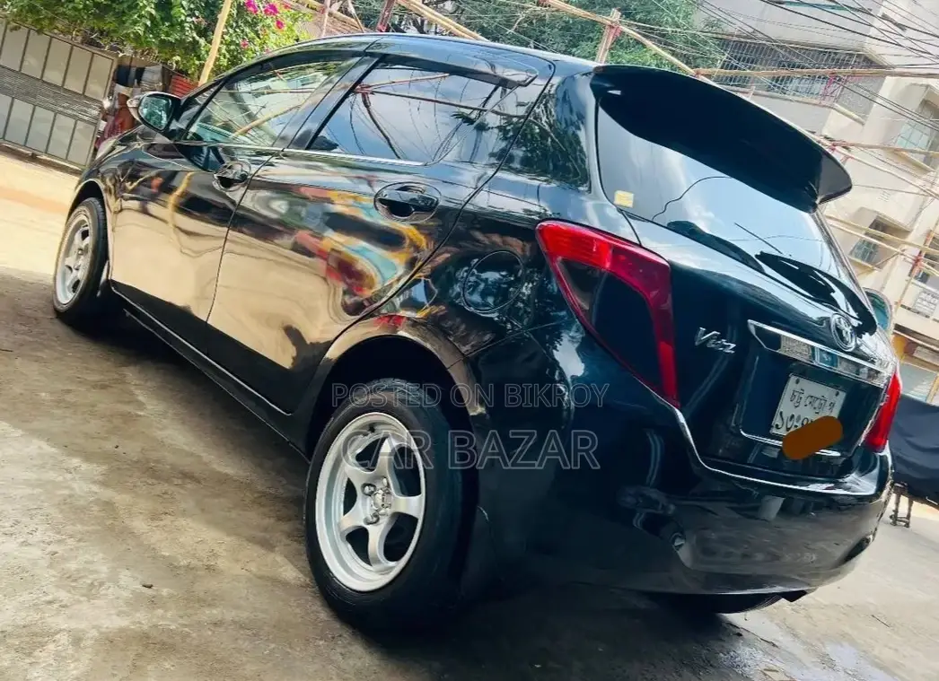 Toyota Vitz JEWELA PUSH BLACK 2012