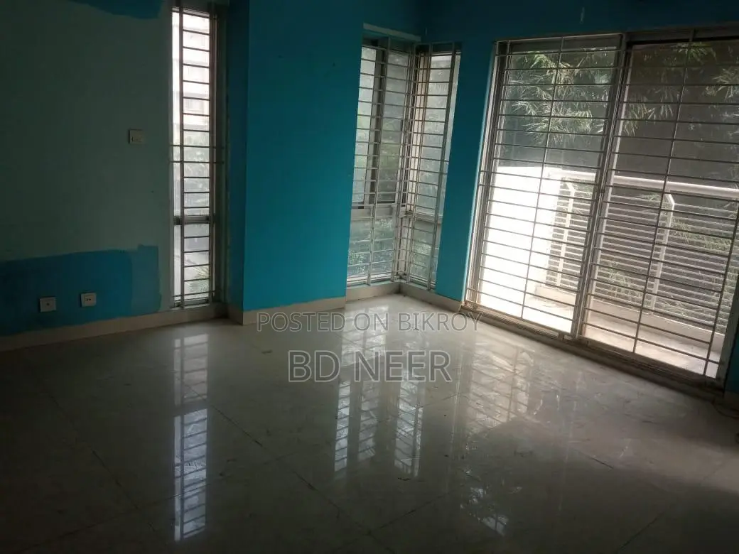 Very well 2900 sft 3 Bed room apt rent in Gulshan