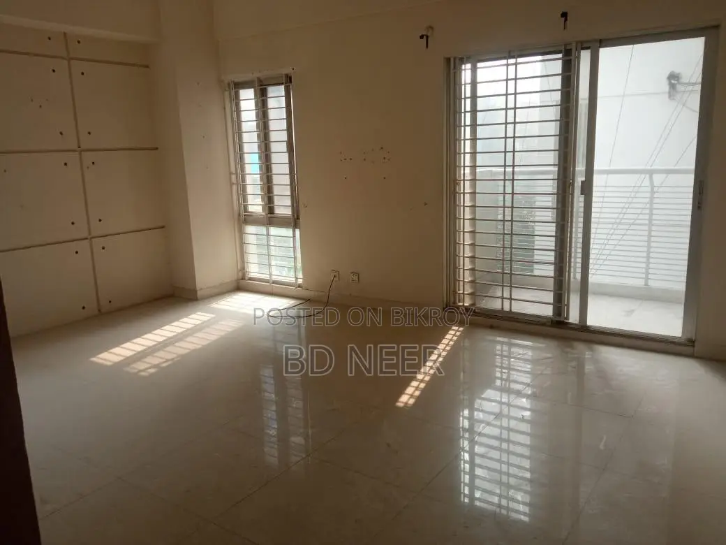 Very well 2900 sft 3 Bed room apt rent in Gulshan