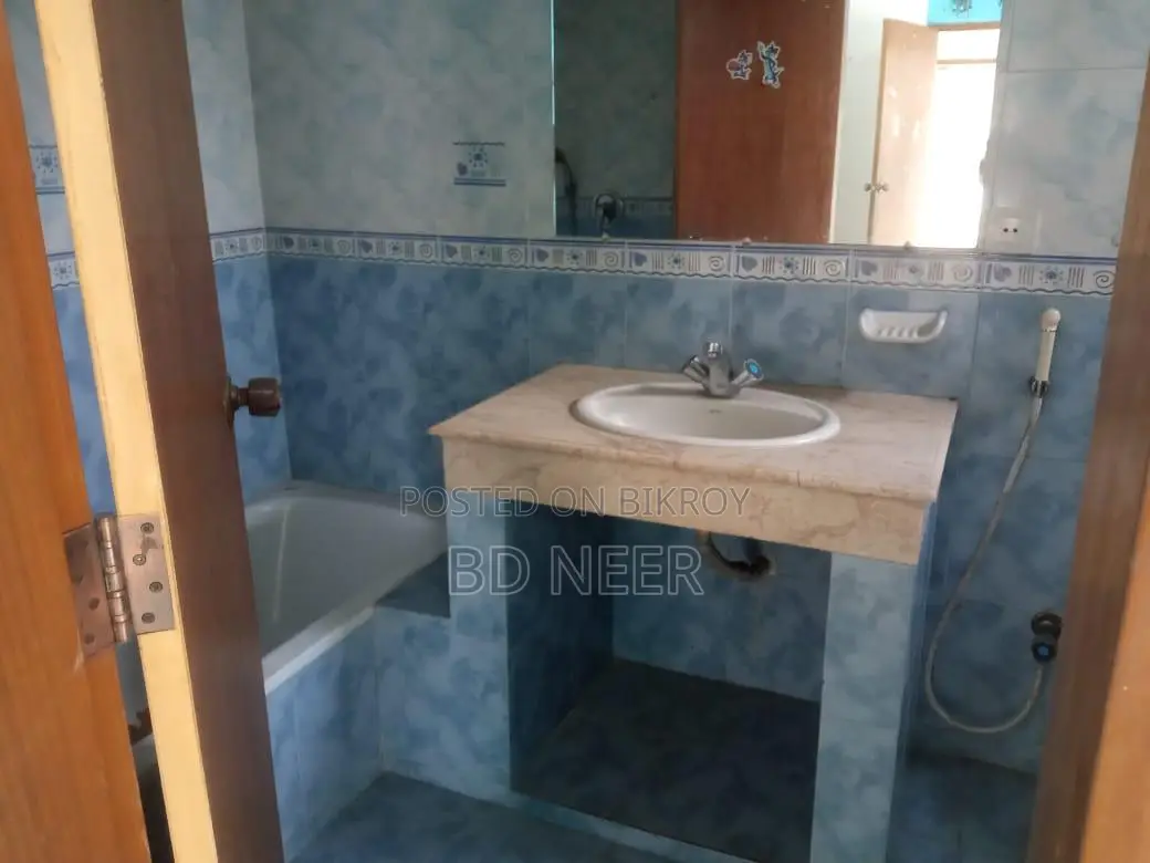 Very well 2900 sft 3 Bed room apt rent in Gulshan