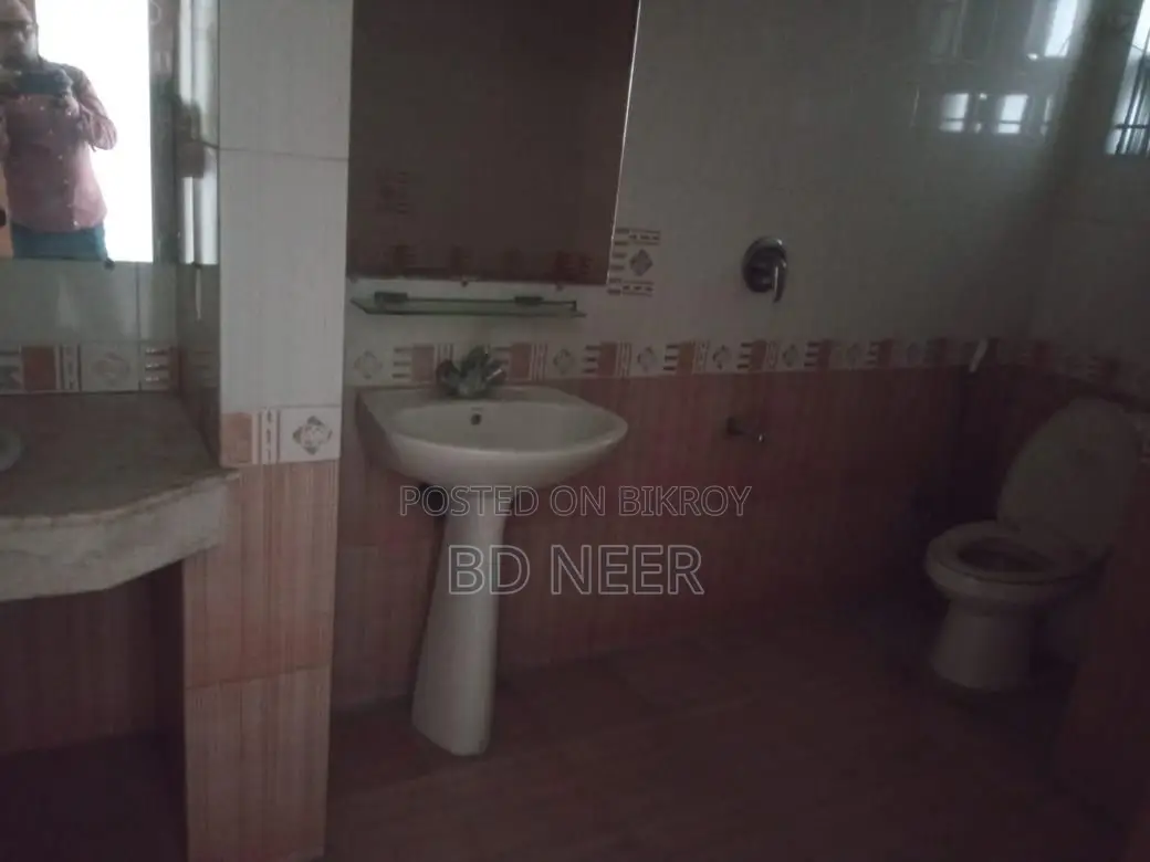 Very well 2900 sft 3 Bed room apt rent in Gulshan