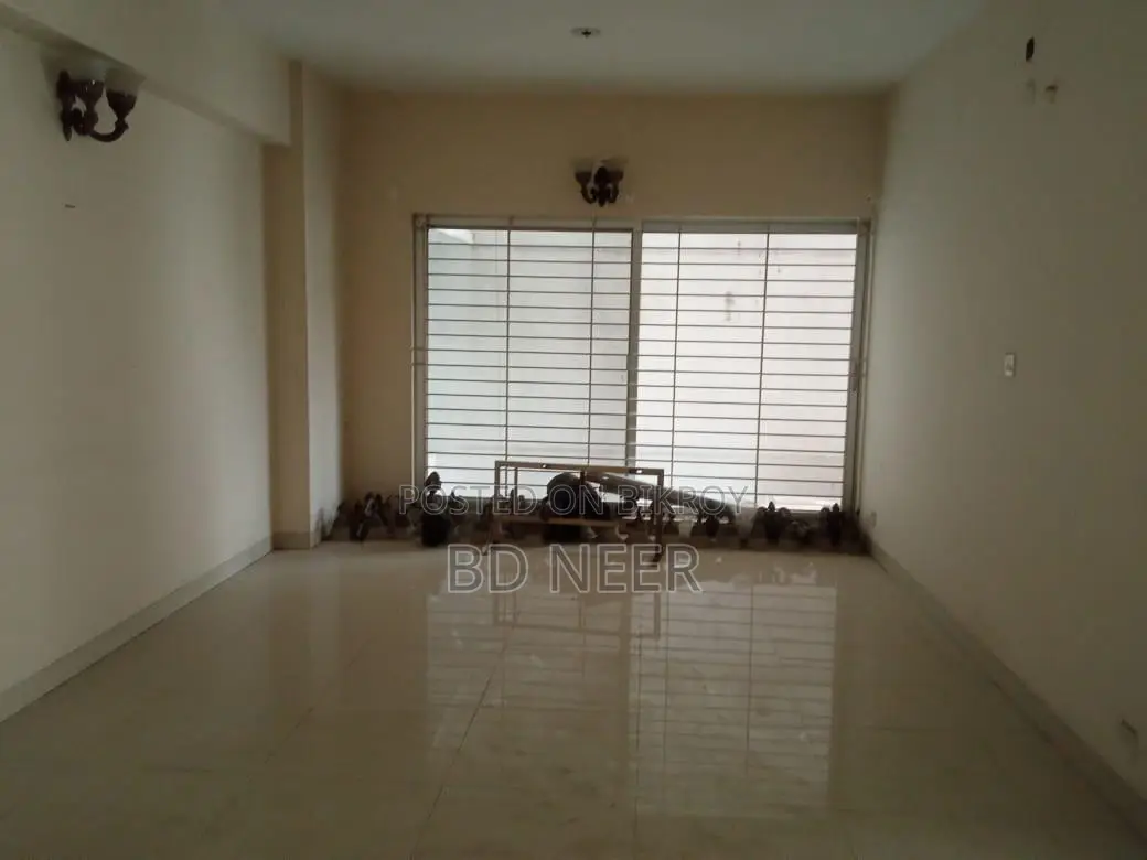 Very well 2900 sft 3 Bed room apt rent in Gulshan