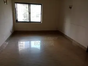 Nice looking 2500 sft 3 Bed room apt available in Gulshan