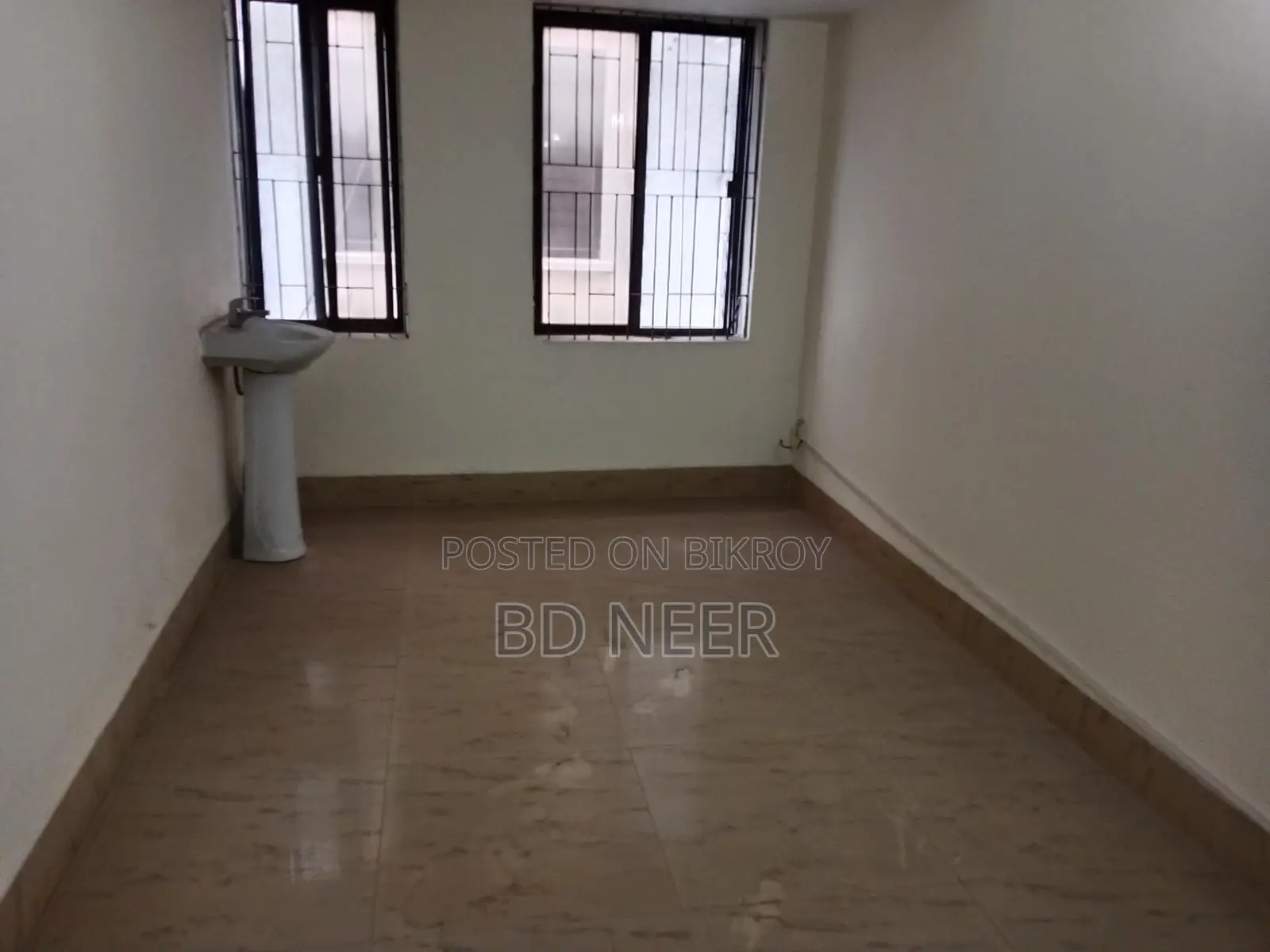Nice looking 2500 sft 3 Bed room apt available in Gulshan