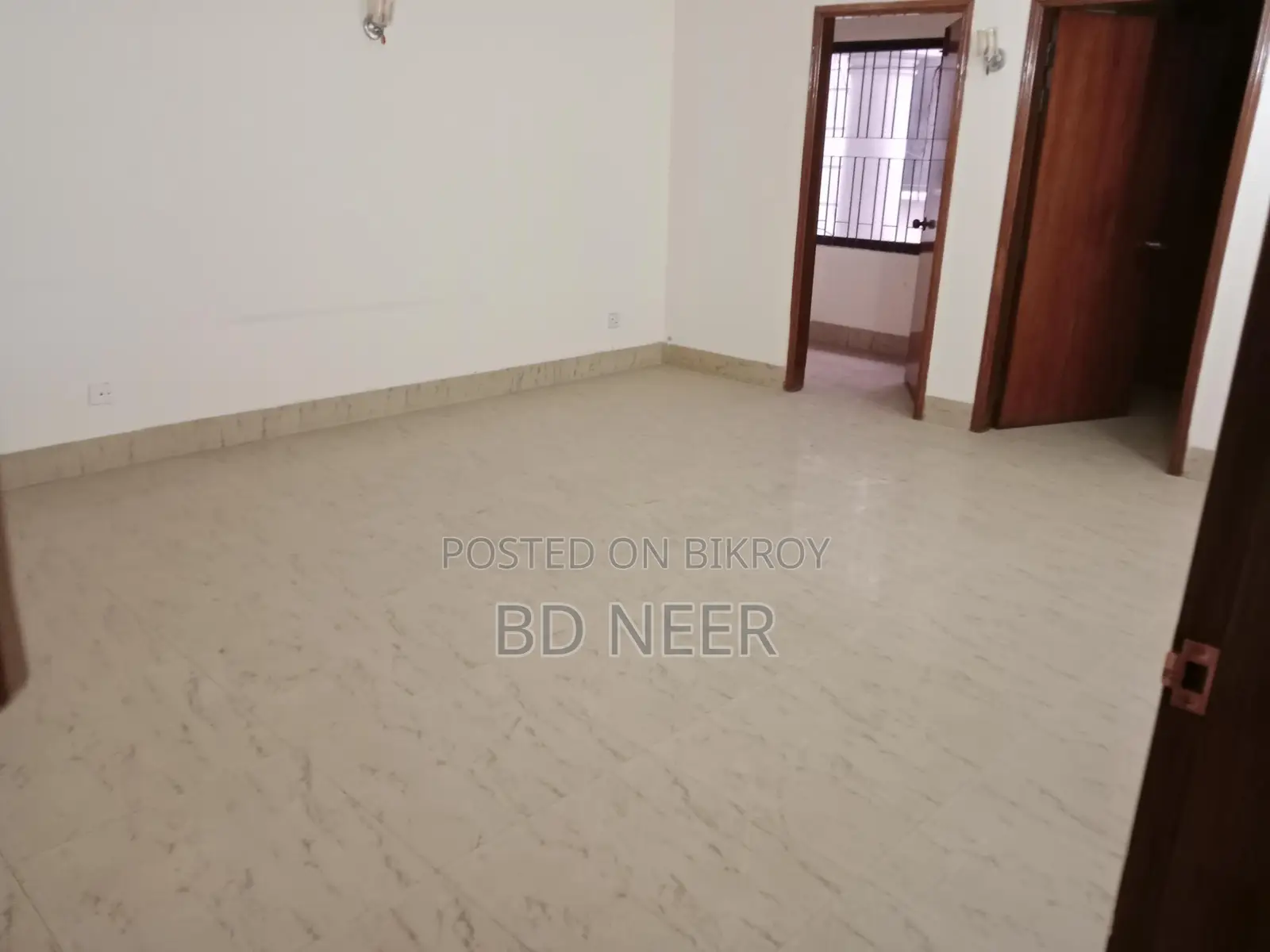 Nice looking 2500 sft 3 Bed room apt available in Gulshan