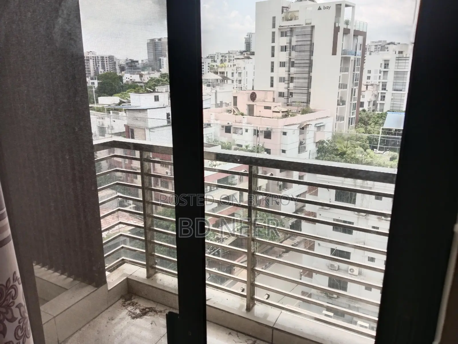 বনানী নর্থ-এ চমৎকার সেমি-ফার্নিশড ৩ বেডরুমের অ্যাপার্টমেন্ট ভাড়া হবে