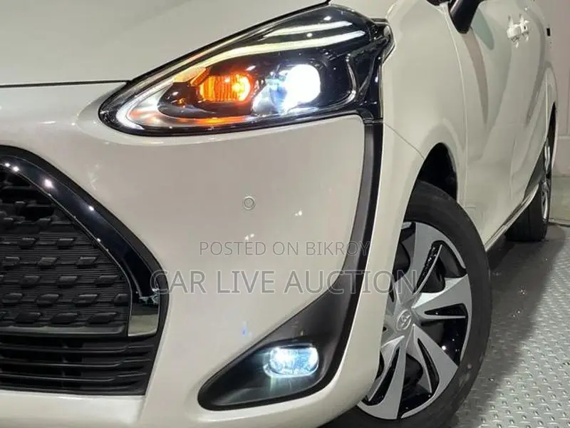 Toyota Sienta Hybrid X Package 2021