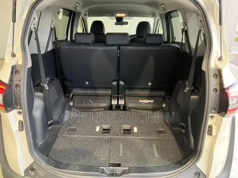 Toyota Sienta Hybrid X Package 2021