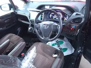Toyota Esquire GI PREMIUM 2020