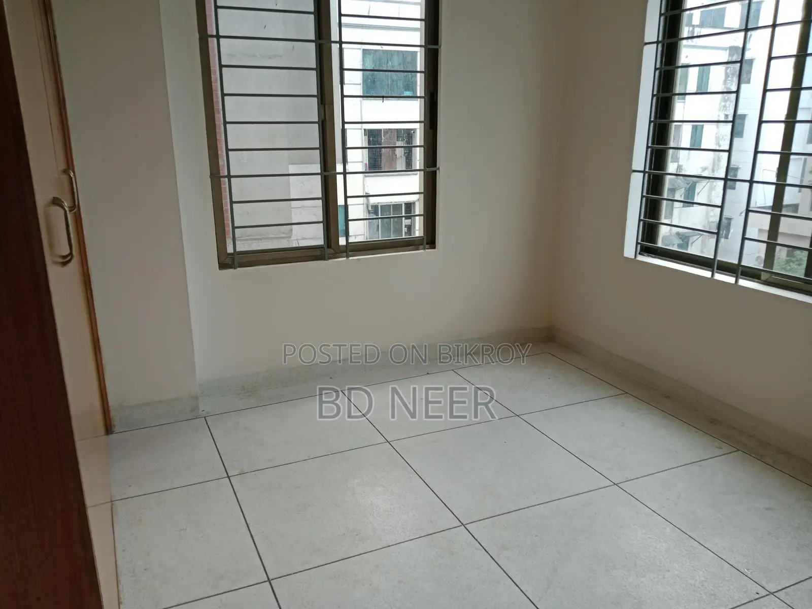 nice looking unfurnish 3 Bed room apt rent in banani