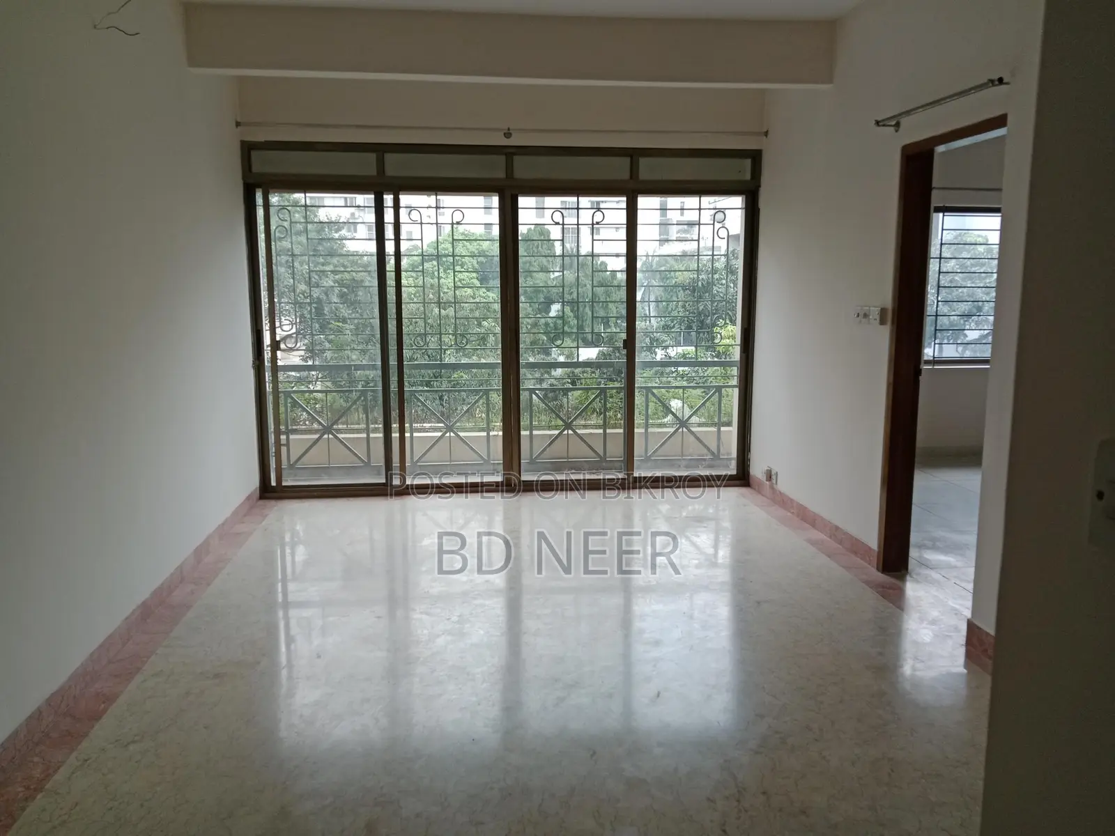 nice looking unfurnish 3 Bed room apt rent in banani
