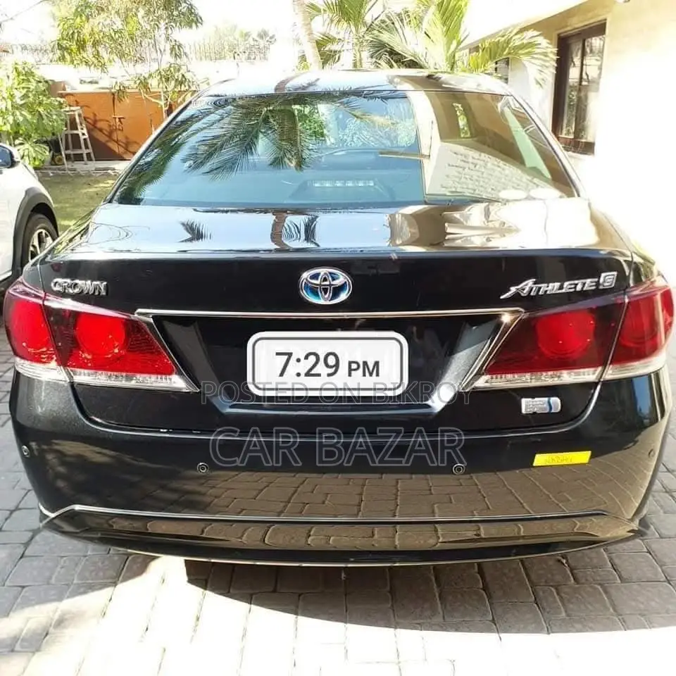 Toyota Crown ATHLATE S সানরুফ ২০১৭