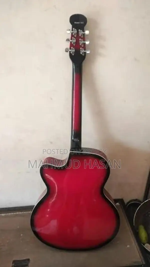 একটি গিটার বিক্রি হবে