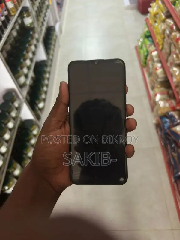 Realme C21Y 4/64 (Used)