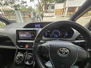 Toyota Noah 1.8 FWD Hybrid (7 Seater) 2018 Pearl
