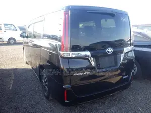 Toyota Esquire Gi package 2020