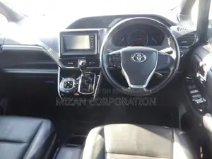 Toyota Esquire Gi package 2020