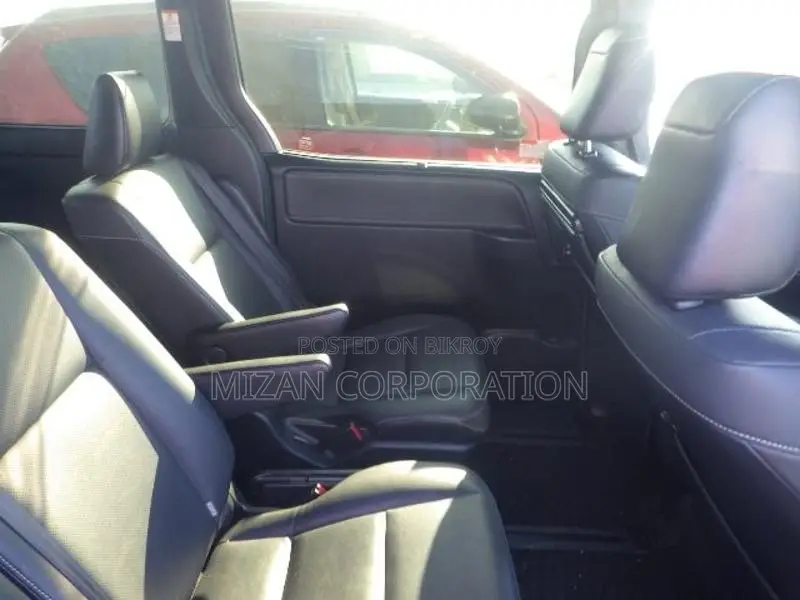 Toyota Esquire Gi package 2020