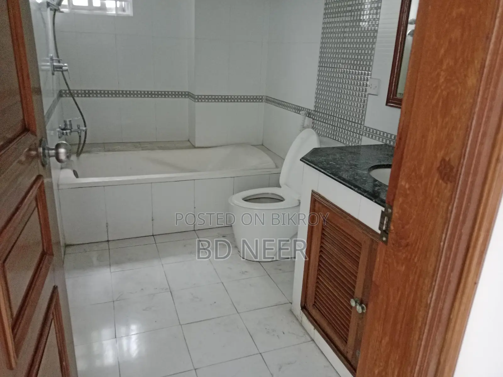 Resident building 5100 sft office space rent in Gulshan 2